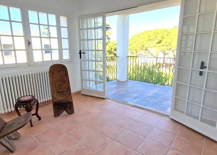 St-clair Villa, Piscine & Pinede Willa